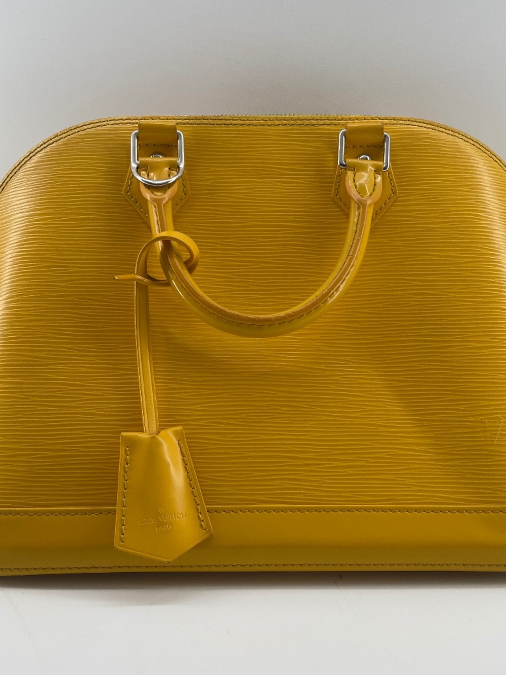 Louis Vuitton Alma Epi Leather - Picture 3 of 14